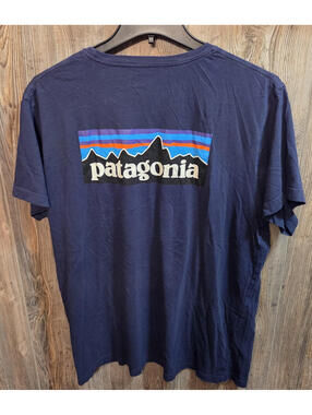 Patagonia Short Sleeve T-Shirt Size 2XL Navy Blue Responsibili-Tee Slim Fit Mtns